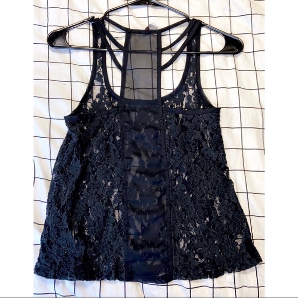 𝚂𝚑𝚎𝚎𝚛 𝚋𝚕𝚊𝚌𝚔 𝚕𝚊𝚌𝚎 𝚝𝚘𝚙 - Picture 3 of 3